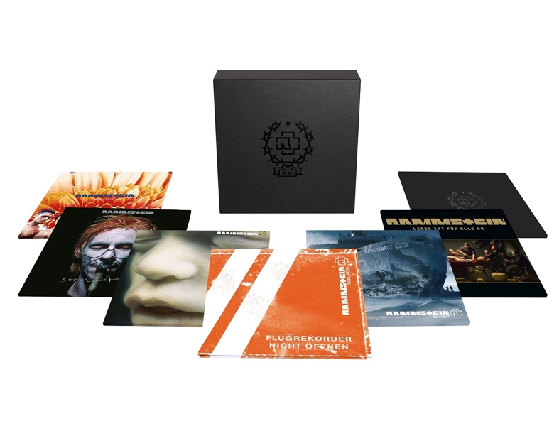Rammstein. XXI (14 LP) Rammstein. XXI (14 LP)Rammstein. XXI – это долгожданное юбилейное собрание альбомов культовой немецкой метал-группы «Rammstein», вышедшее 4 декабря 2015 года под лейблом «Spinefarm Records».<br>